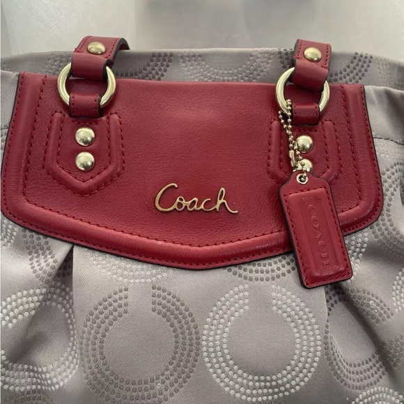 Coach Ashley, Shoulder Purse. - Picture 5 of 12